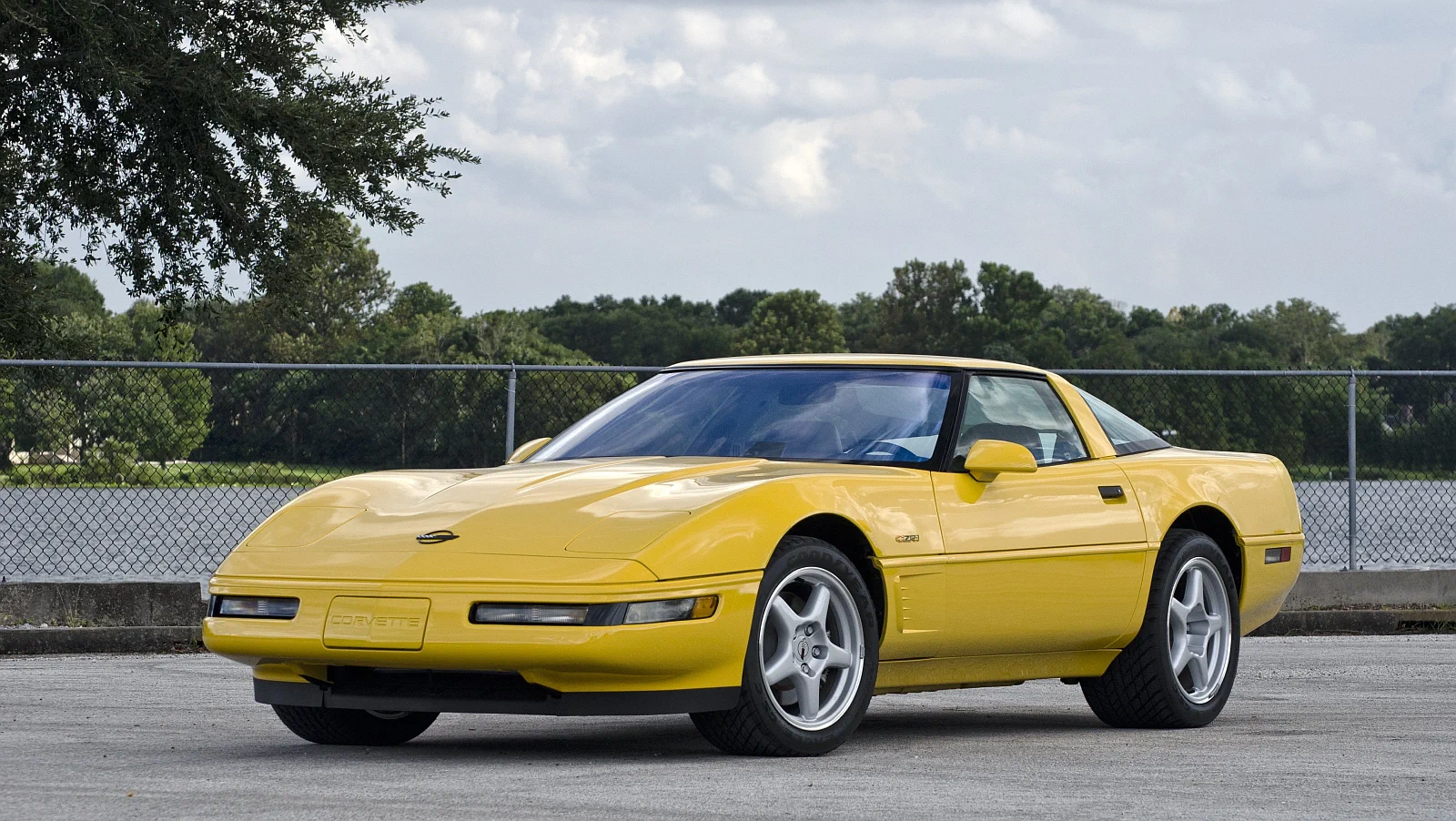 Click to Enlarge-Esc to Close Corvette Generations/C4/C4 1995 front.webp